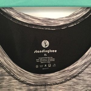 Standing tree activewear xl used once. Good